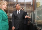 Secretary of State Hillary Rodham Clinton thanked Youk Chhang for a tour of the Tuol Sleng Museum. “Your telling of its history 