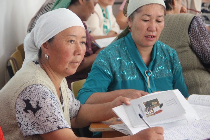 Программы USAID помогают расширять права и возможности женщин в Кыргызстане.