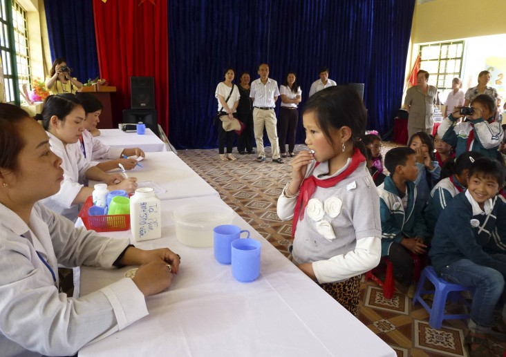 USAID hỗ trợ cấp phát thuốc tẩy giun tại huyện Sapa, tỉnh Lào Cai.