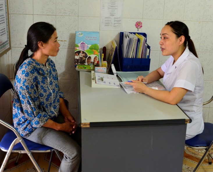 HIV testing and counselling at the Dien Chau clinic, Nghe An province.