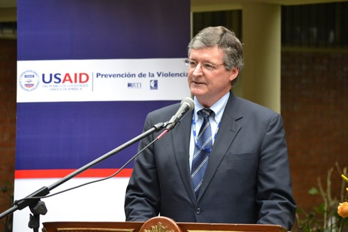 USAID/Guatemala Mission Director Kevin Kelly speaks to students at the launch of Guatemala’s bachelor’s degree program in police