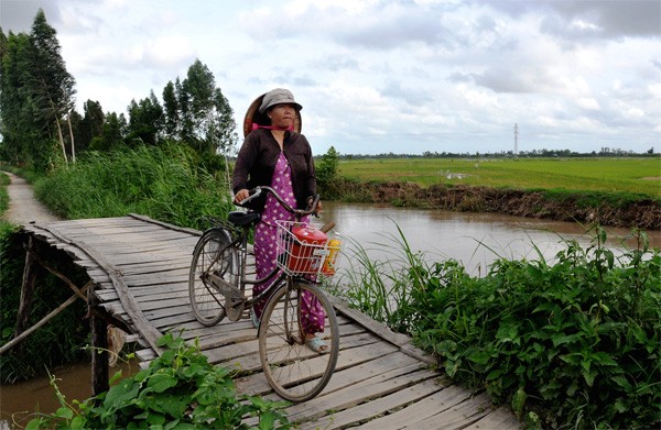 USAID encourages Mekong River stakeholders to make sustainable choices as the region undergoes rapid growth and climate change.