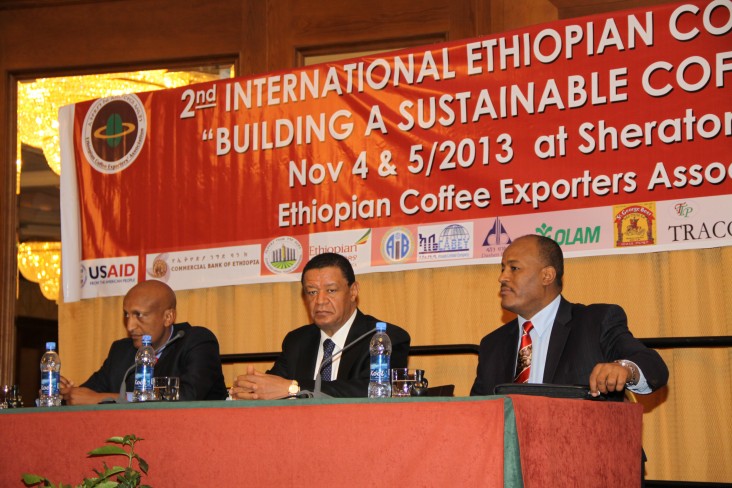 (l-r) Ethiopian Coffee Exporters Association President Hussein, Ethiopian President Mulatu, and State Minister of Trade Yakob.