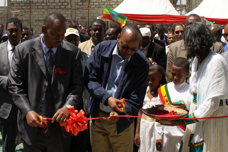 (left to right) State Minister of Agriculture Mitiku Kassa and Oromia Regional State Vice President Abdulaziz Mohamed.