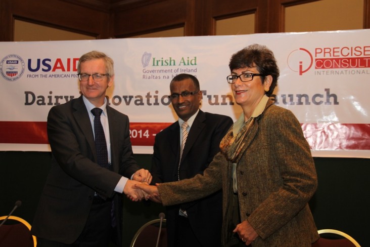 Ambassador of Ireland to Ethiopia Aidan O’Hara and U.S. Ambassador to Ethiopia Patricia Haslach shake hands.