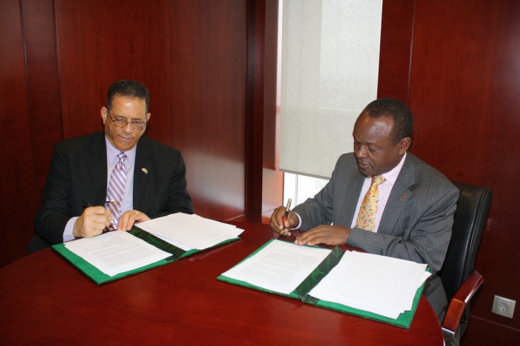 U.S. Ambassador to the AU Michael Battle and African Union Commission Deputy Chairperson Erastus Mwencha renew the agreement