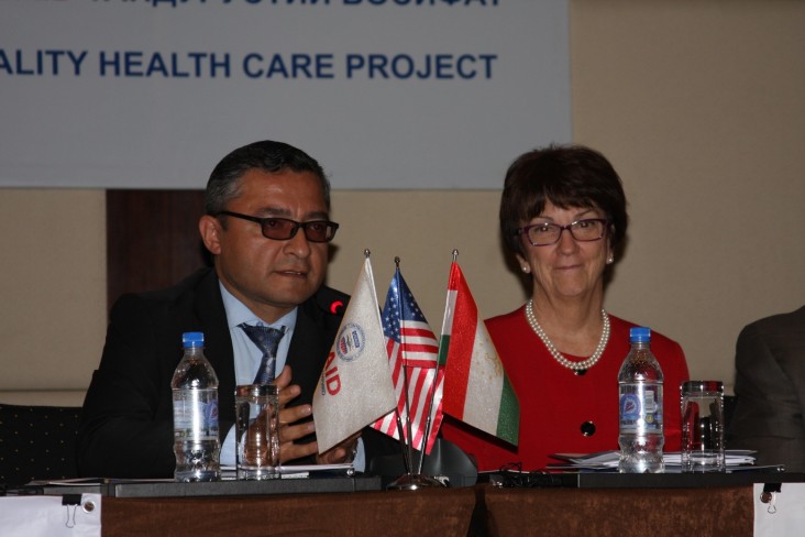 Правительство США поддерживает систему здравоохарнения Таджикистана