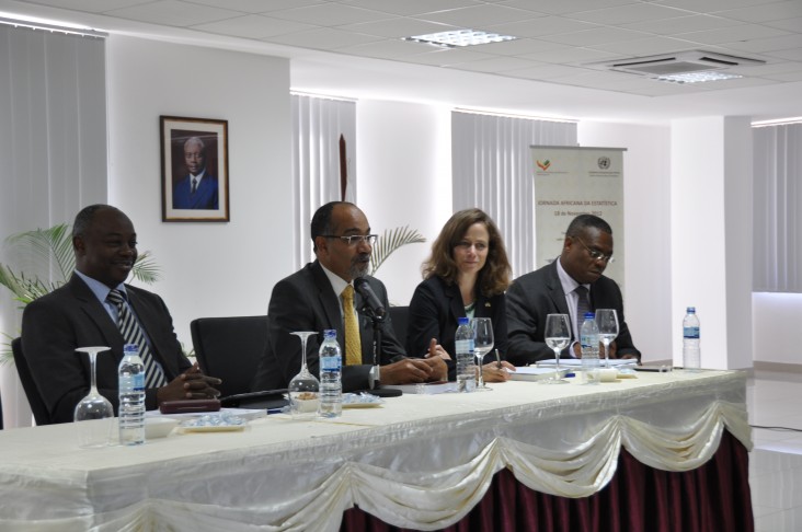 Photo of the representatives of Mozambique's National Institute of Statistics, Ministry of Health and USAID.