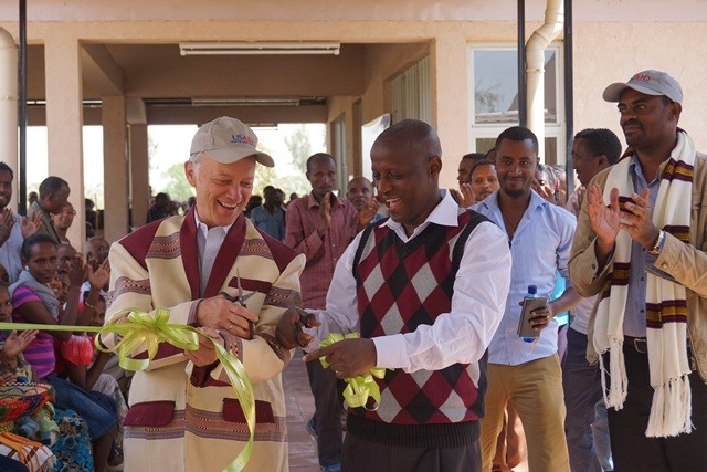 USAID Mission Director Dennis Weller and Mena Mekuria, the deputy head of the SNNP Regional Health Bureau cut the ribbon to offi