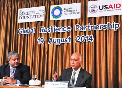 Michael Yates (right), Director of the USAID Regional Development Mission for Asia and Ashvin Dayal (left), Associate Vice Presi