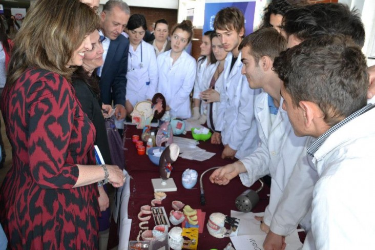 USAID Director Maureen A. Shauket with students of dental school in Mitrovicë on the Global Youth Service Day celebration