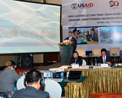 USAID’s Assistant Administrator for Asia Jonathan Stivers speaks at the workshop.
