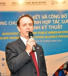 USAID Vietnam Mission Director Francis Donovan addresses the HEEAP expansion event.