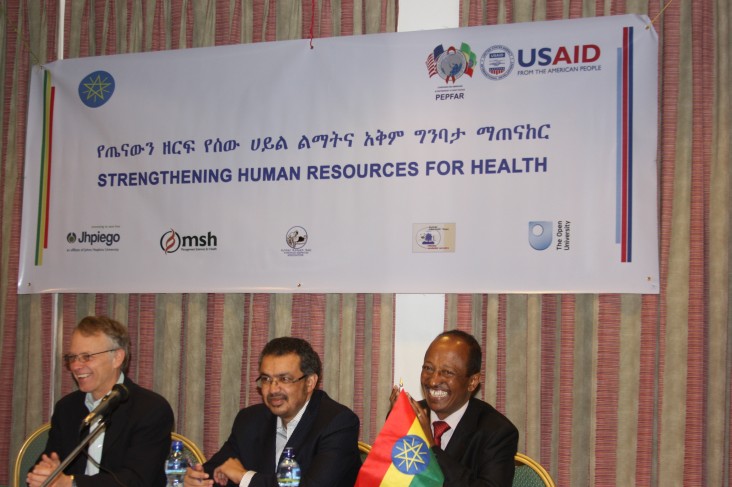 Minister of Health Tedros Adhanom (c), Dr. Damtew Dagoye (r) and USAID Ethiopia Mission Director Dennis Weller.