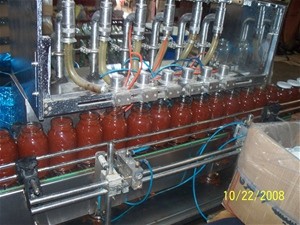 With USAID financial and technical support, the Sadat Tomato Paste Company produces nearly 20,000 jars of tomato paste.