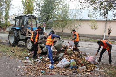 Streets of Bazar-Korgon village are now clean thanks to the new municipal garbage collection service