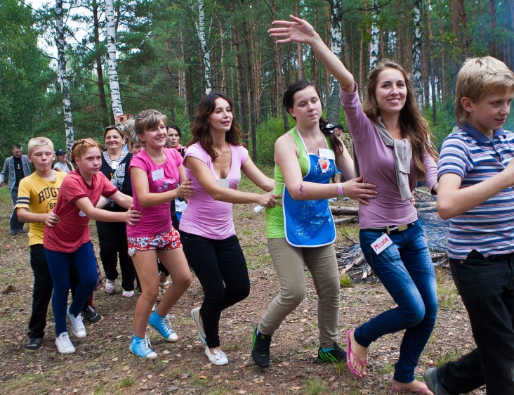 At-risk youth participating in an annual nature event organized by Yana Dashkevich and her colleagues. 