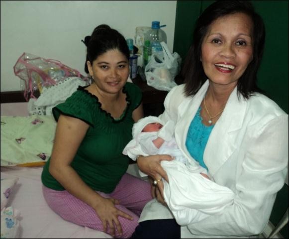 Philippines midwife