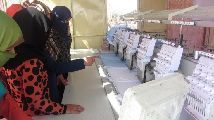 Six people can work on this computerized embroidery machine at the same time