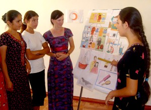 Participants of a seminar on community health at the Beyik Turkmenbashy resource center.