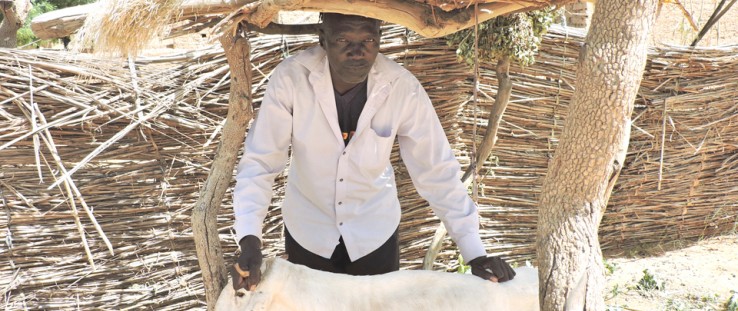 Farmers in Niger are organizing to get loans, like Oumarou Karbassi, whose group received an animal fattening loan.