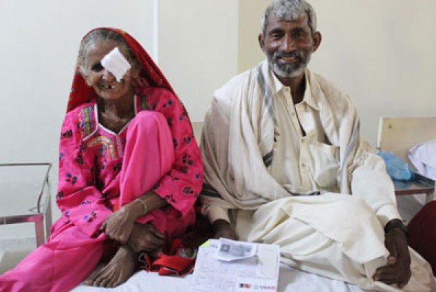 Saran, with her husband Muhammad Yaqub, after a successful eye surgery