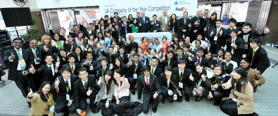Large group of youth participants in the 2011 Junior Achievement Asia Pacific Company of the Year Competition.