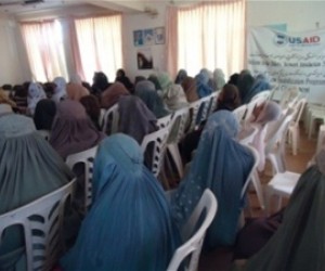 Sixty-five women – primarily from the villages of Arghandab – discussed women’s roles in resolving village conflicts in Kandahar