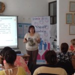 obstetrician-gynecologist conducts the first cascade training