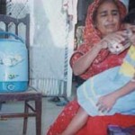 A Pakistani mother uses PuR treated water in her home. An estimated 250,000 child deaths occur each year in Pakistan due to wate