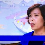 Dao Tu Hoa answers media ques-tions during her first NA session Vietnam Television