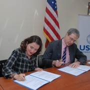 USAID and American Chamber of Commerce to Cooperate on Improving Investment Climate