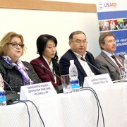 Ambassador Gwaltney welcomed strong collaboration between partners to fight HIV/AIDS