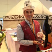 Кыргызская юрта привлекала внимание огромного количества людей, а также стала местом проведения встреч