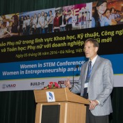 Giám đốc USAID Việt Nam Michael Greene phát biểu tại Hội nghị.