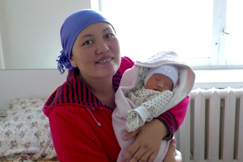 Проект SPRING работает с 27 больницами в Кыргызстане, чтобы помочь им стать "доброжелательными" к ребенку.